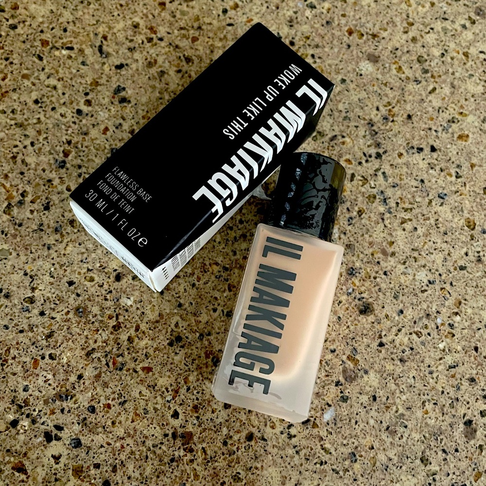 IL MAKIAGE Woke Up Like This Foundation 035